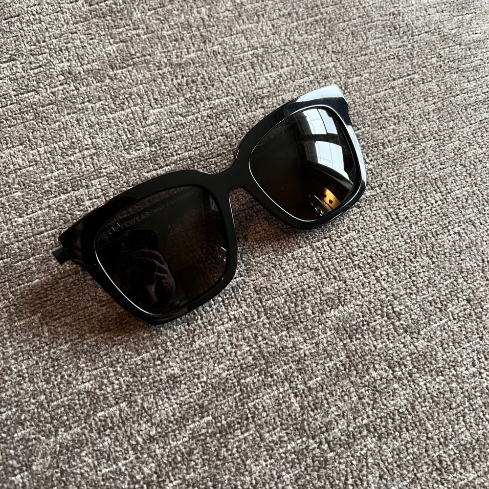 Diff Bella Polarized Sunglasses